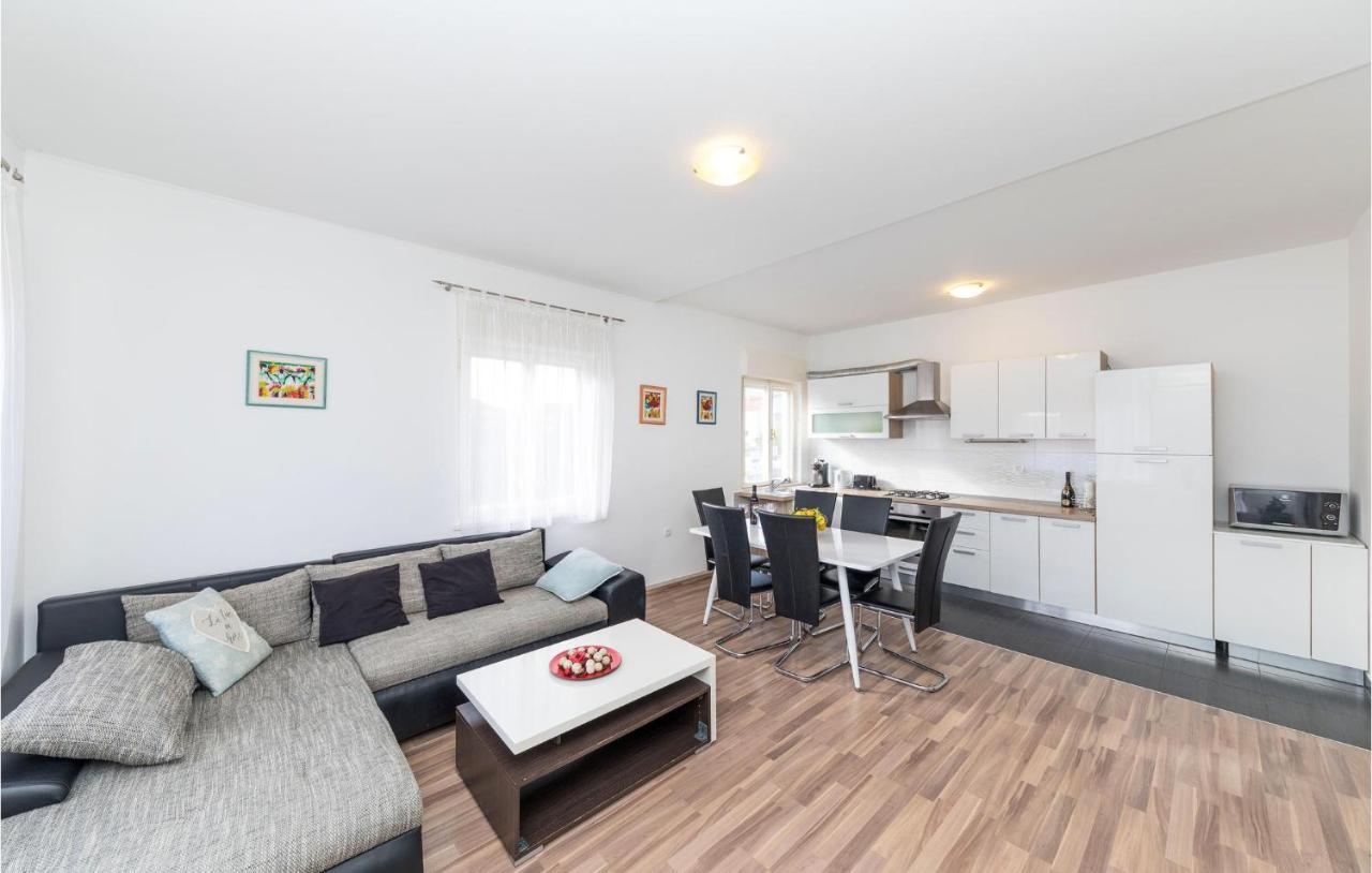 Nice Apartment In Kastel Stafilic With Sauna Kaštela Kültér fotó