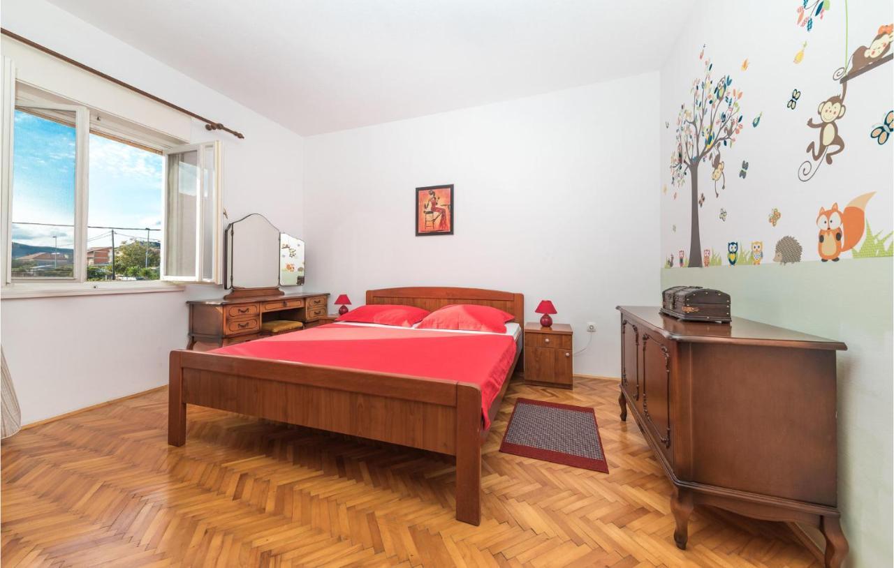 Nice Apartment In Kastel Stafilic With Sauna Kaštela Kültér fotó