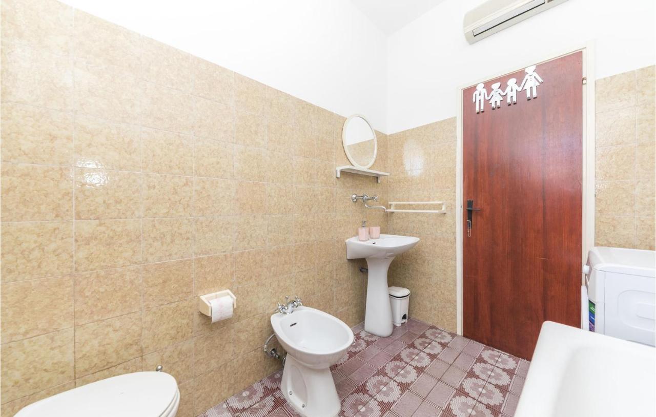 Nice Apartment In Kastel Stafilic With Sauna Kaštela Kültér fotó