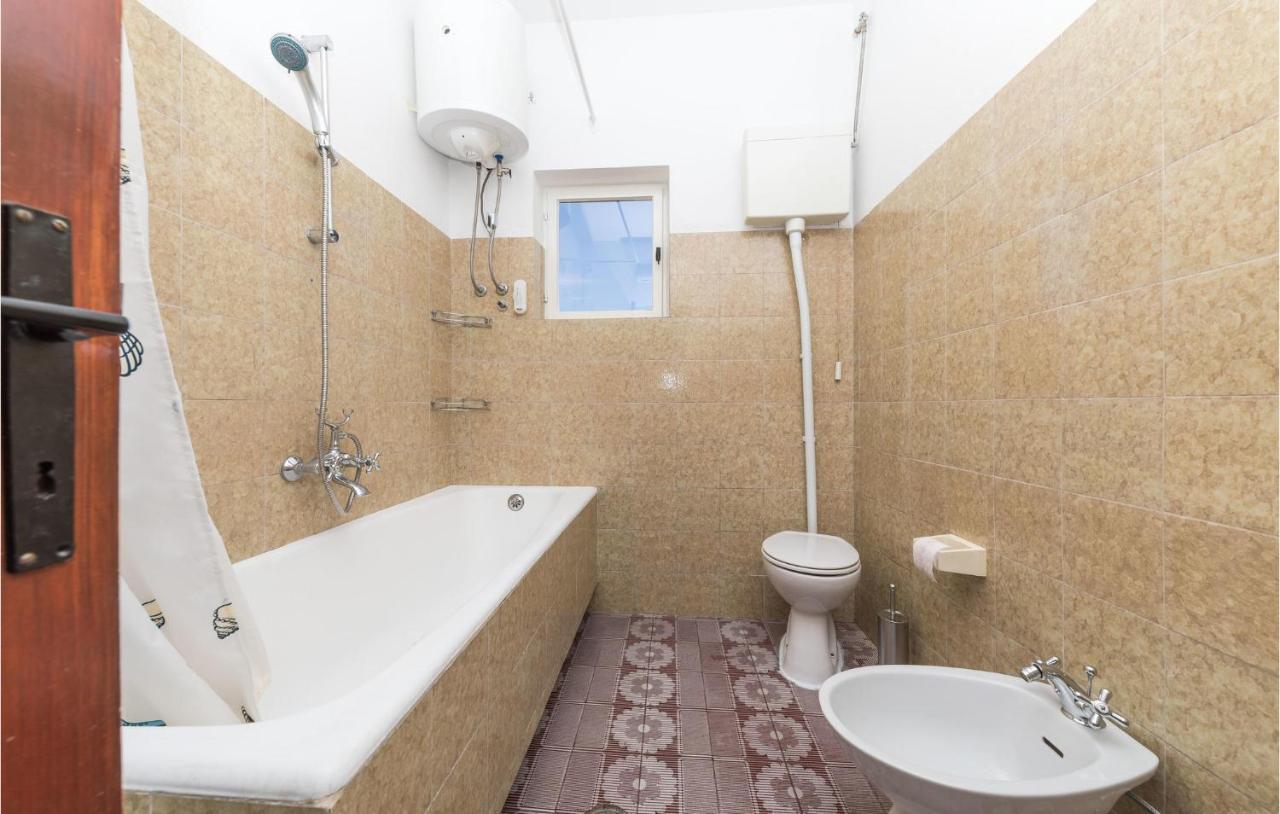 Nice Apartment In Kastel Stafilic With Sauna Kaštela Kültér fotó