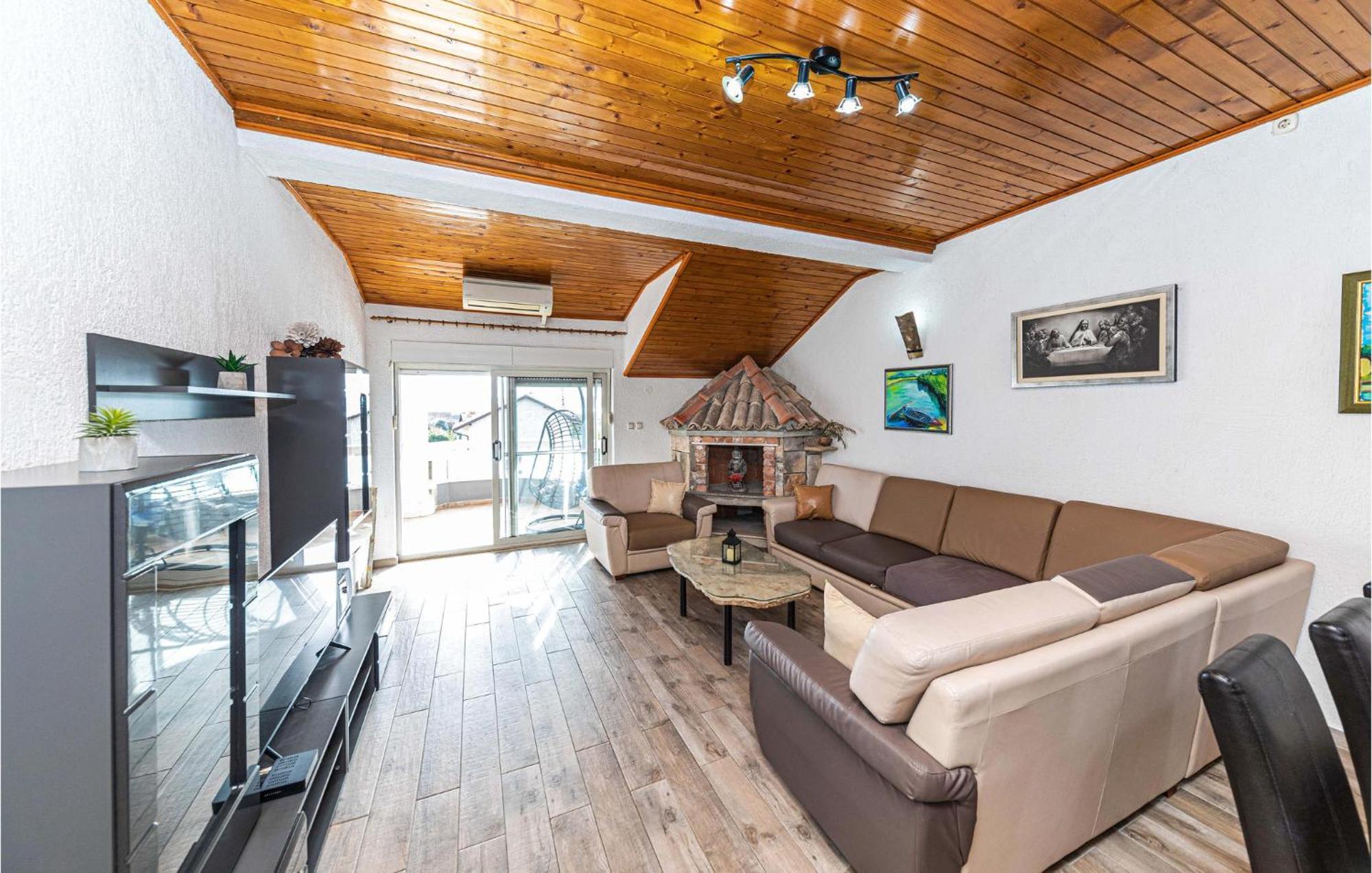 Nice Apartment In Kastel Stafilic With Sauna Kaštela Kültér fotó