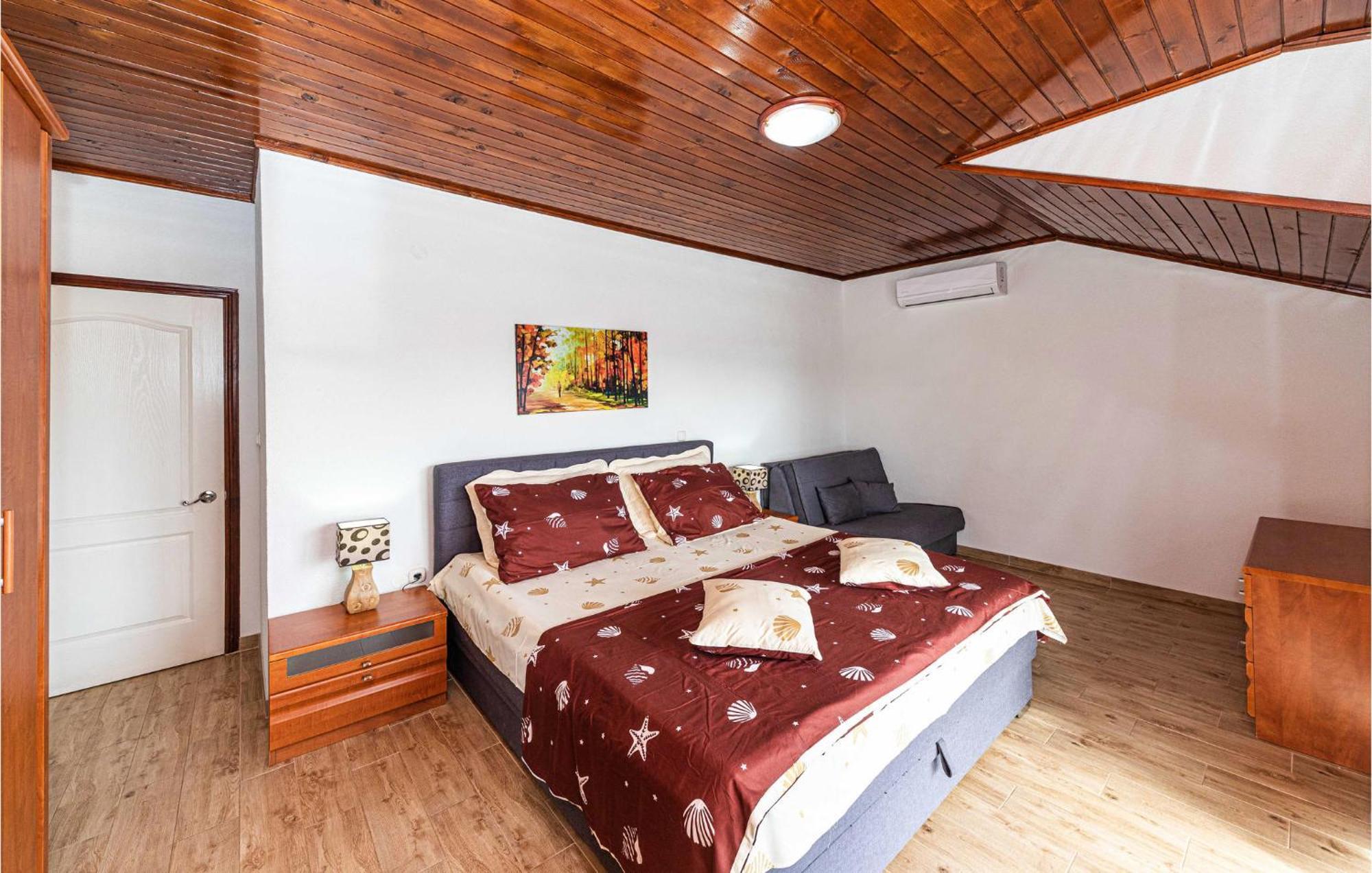 Nice Apartment In Kastel Stafilic With Sauna Kaštela Kültér fotó