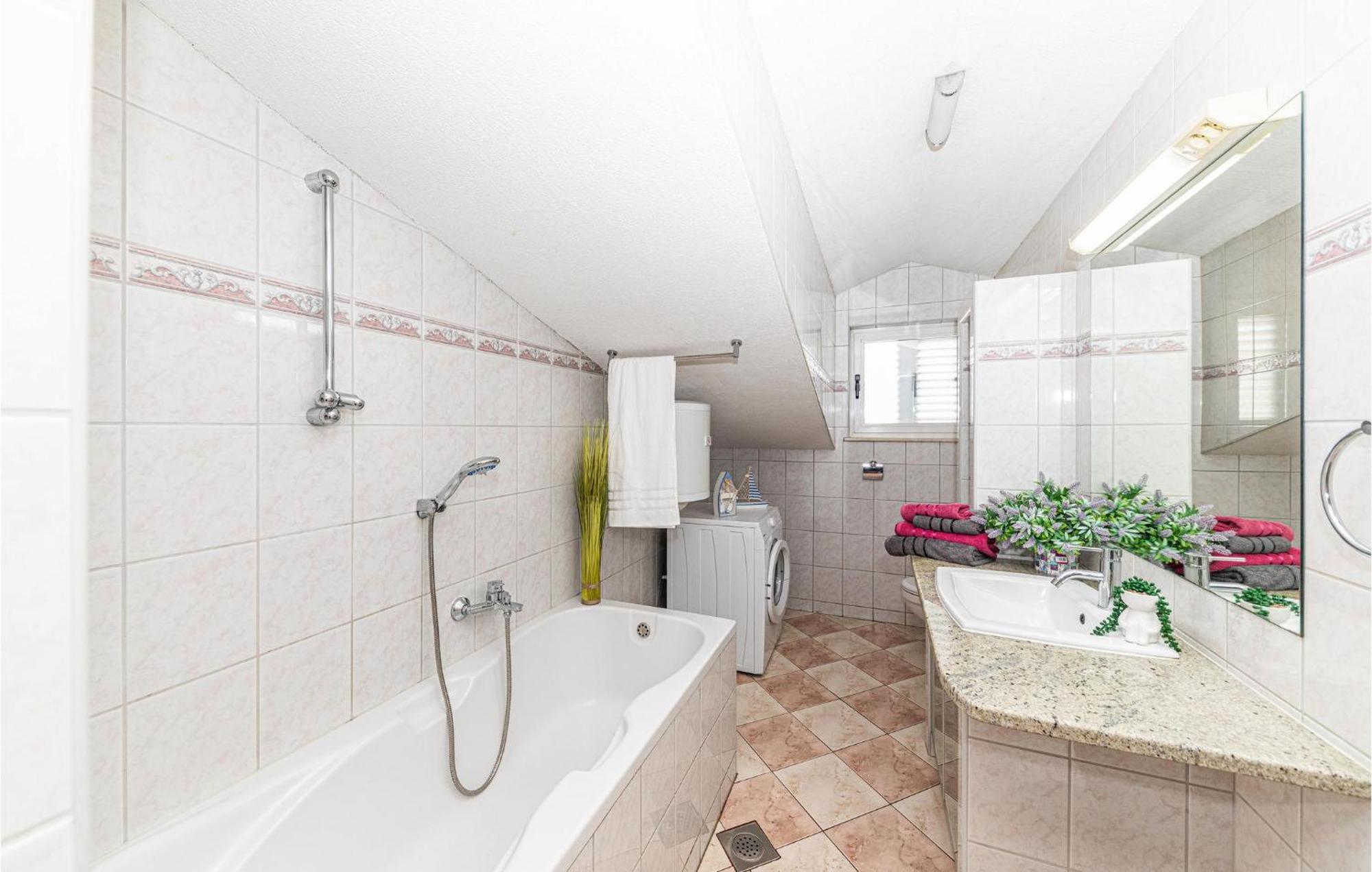 Nice Apartment In Kastel Stafilic With Sauna Kaštela Kültér fotó